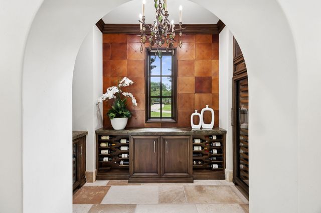 690 S Peytonville Avenue, Southlake, TX 76092