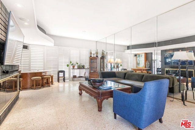 6704 Bedford Avenue, Los Angeles, CA 90056