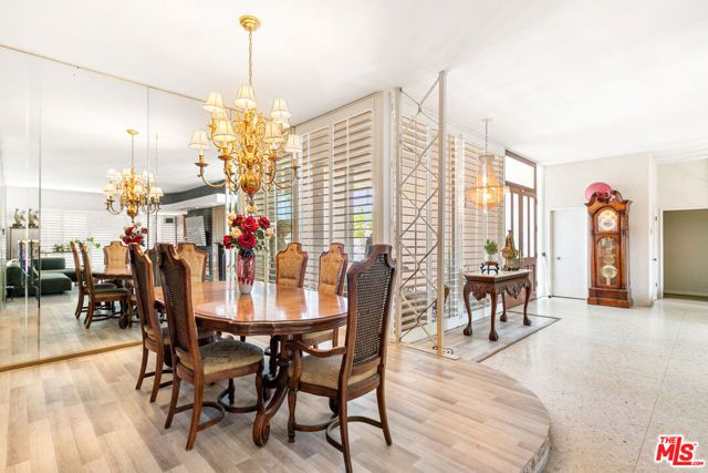 6704 Bedford Avenue, Los Angeles, CA 90056