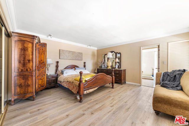 6704 Bedford Avenue, Los Angeles, CA 90056