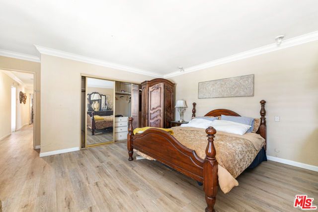 6704 Bedford Avenue, Los Angeles, CA 90056