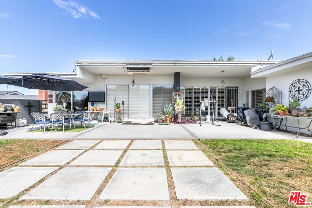 6704 Bedford Avenue, Los Angeles, CA 90056