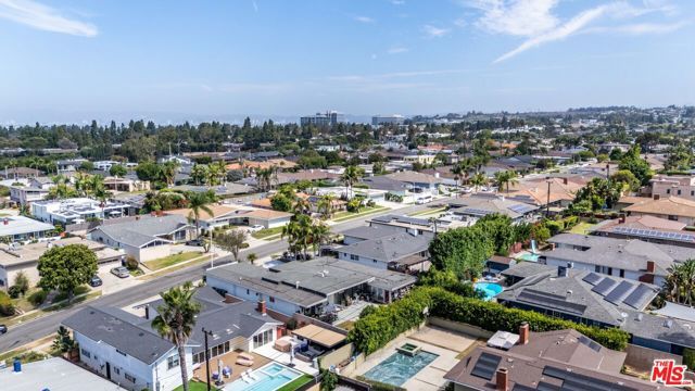 6704 Bedford Avenue, Los Angeles, CA 90056
