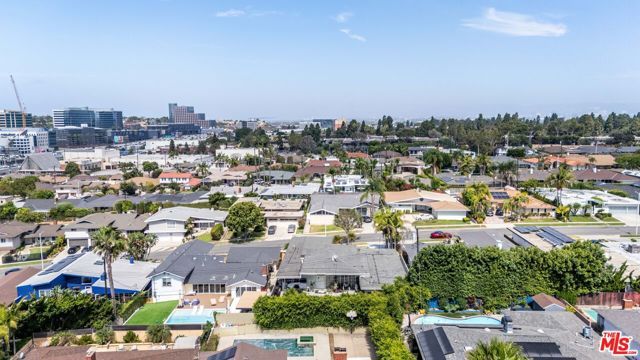6704 Bedford Avenue, Los Angeles, CA 90056