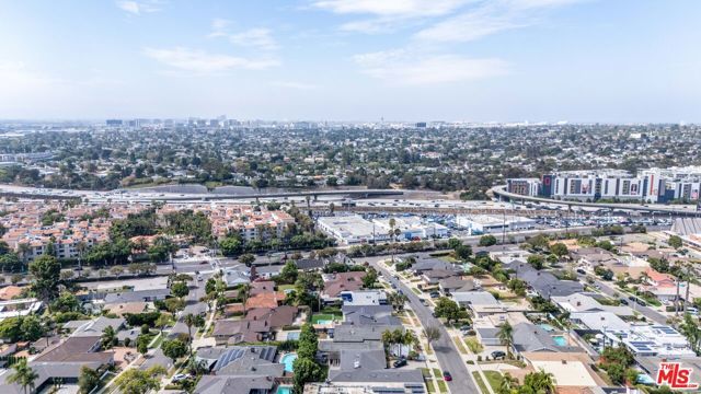 6704 Bedford Avenue, Los Angeles, CA 90056