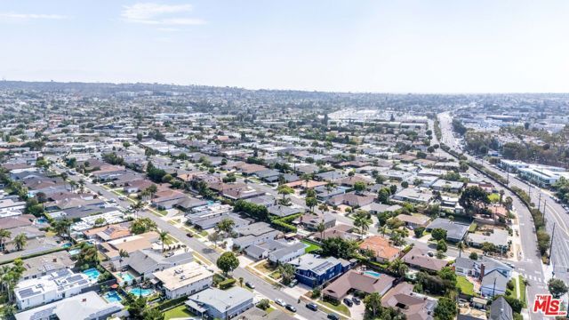 6704 Bedford Avenue, Los Angeles, CA 90056