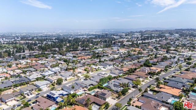 6704 Bedford Avenue, Los Angeles, CA 90056