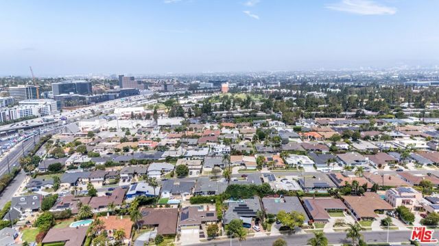 6704 Bedford Avenue, Los Angeles, CA 90056