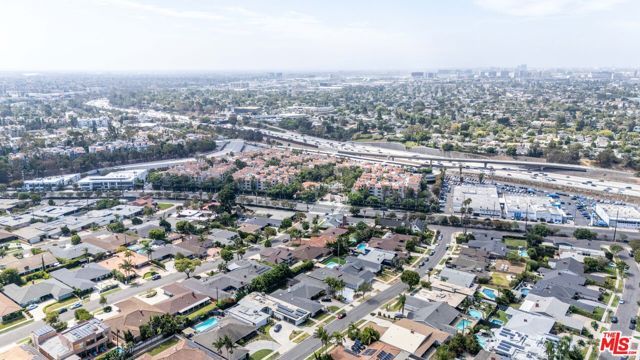6704 Bedford Avenue, Los Angeles, CA 90056