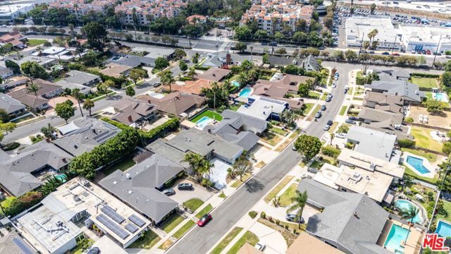 6704 Bedford Avenue, Los Angeles, CA 90056