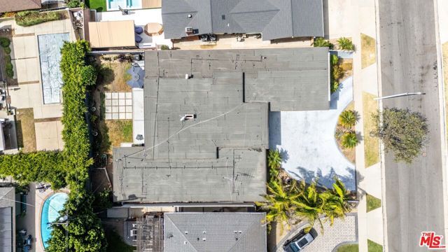 6704 Bedford Avenue, Los Angeles, CA 90056