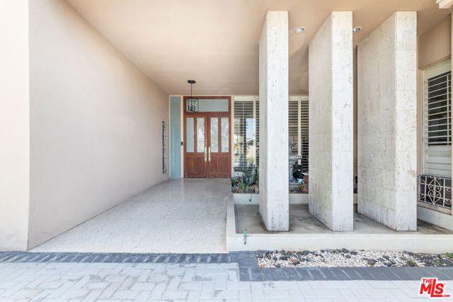 6704 Bedford Avenue, Los Angeles, CA 90056