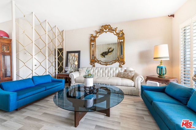 6704 Bedford Avenue, Los Angeles, CA 90056