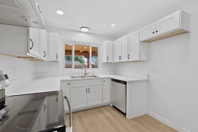 4016 Ponderosa Avenue NE, Albuquerque, NM 87110