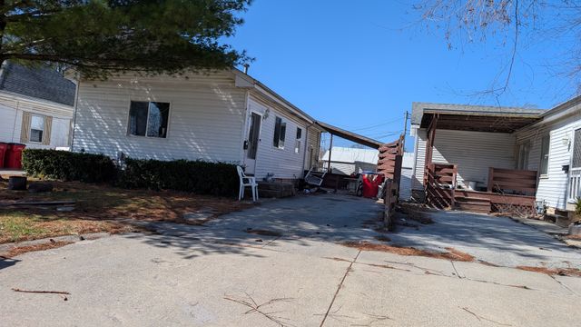 911 N Elm Street, Champaign, IL 61820