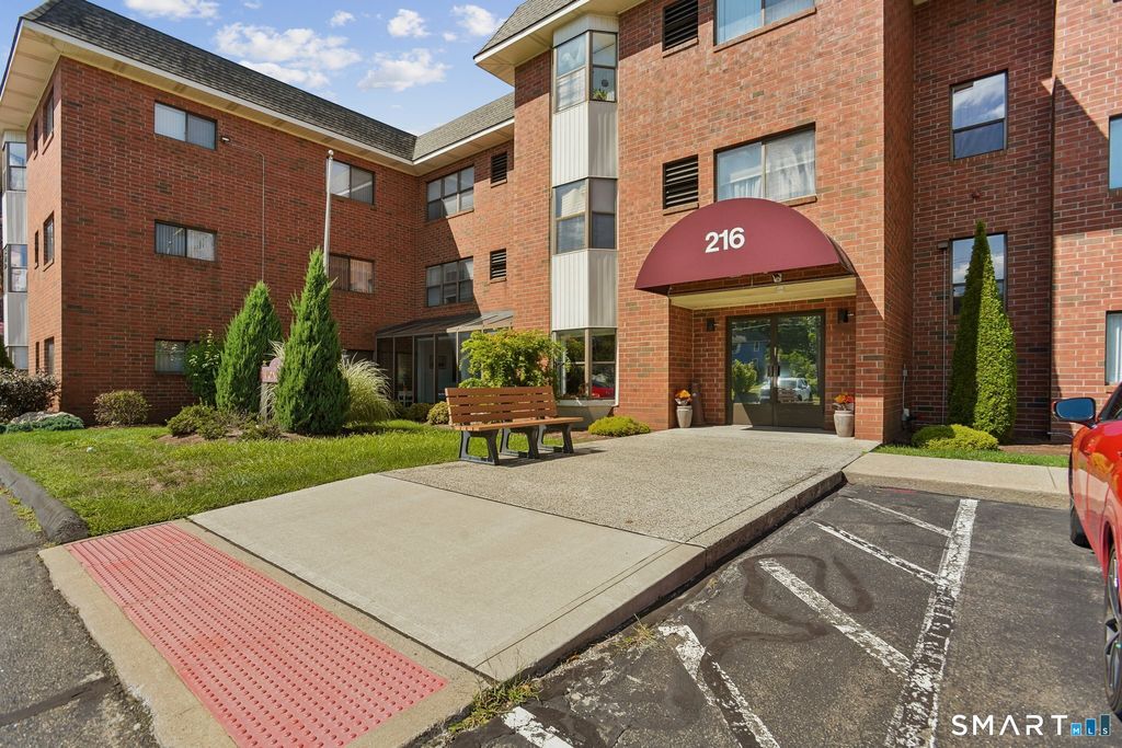 216 Quinnipiac Avenue 210, North Haven, CT 06473