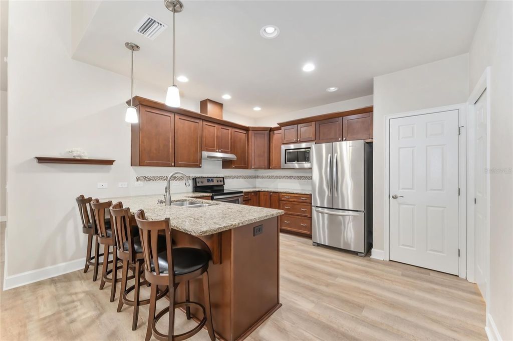 Image 20 of property listing at 1093 NW 126TH WAY, Newberry, FL 32669