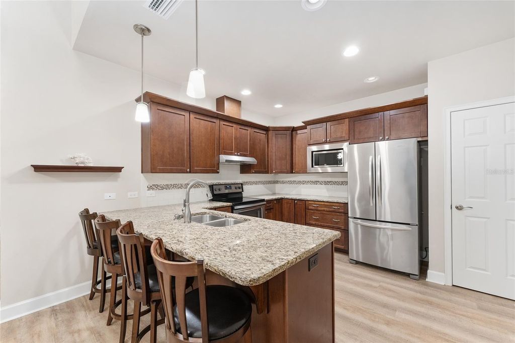 Image 21 of property listing at 1093 NW 126TH WAY, Newberry, FL 32669