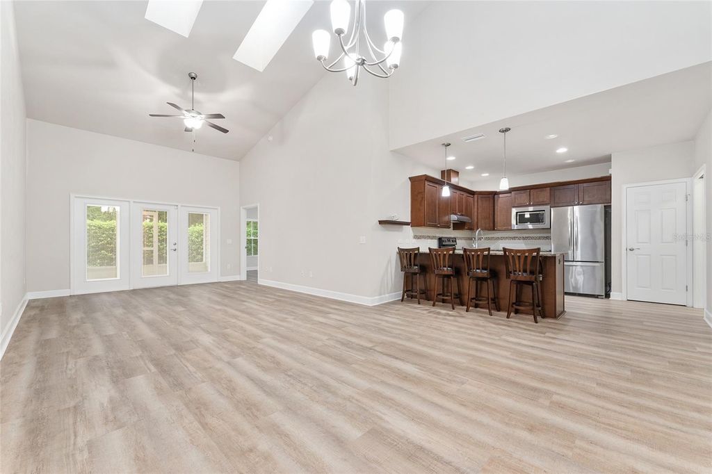 Image 24 of property listing at 1093 NW 126TH WAY, Newberry, FL 32669