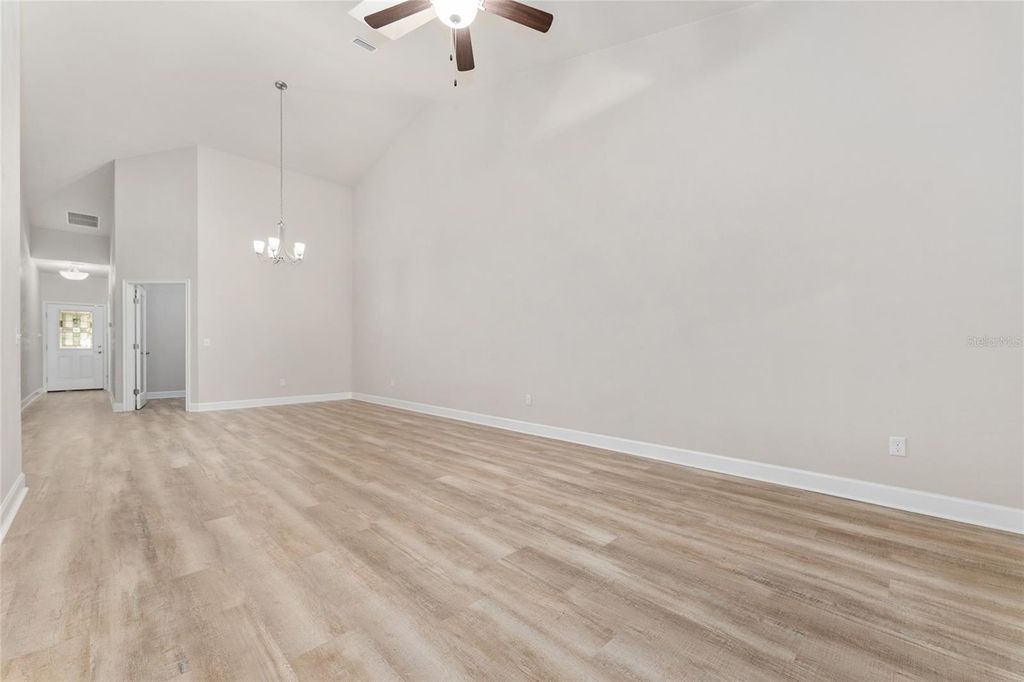 Image 27 of property listing at 1093 NW 126TH WAY, Newberry, FL 32669