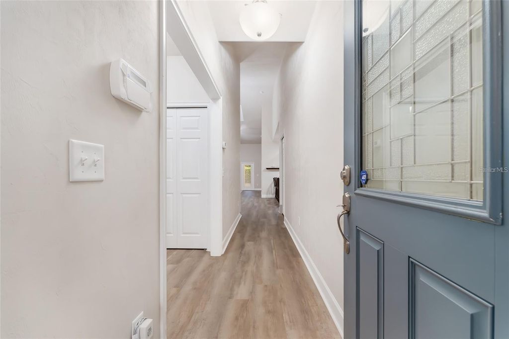 Image 4 of property listing at 1093 NW 126TH WAY, Newberry, FL 32669