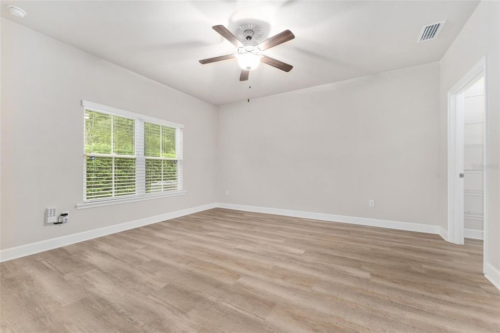 Image 31 of property listing at 1093 NW 126TH WAY, Newberry, FL 32669