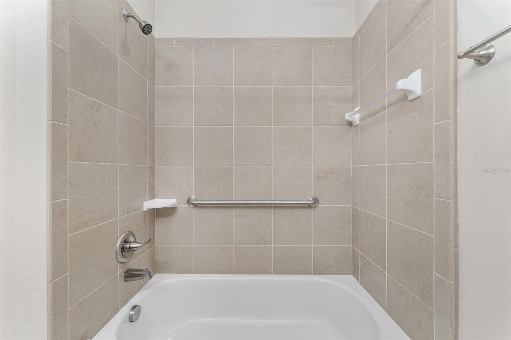 Image 46 of property listing at 1093 NW 126TH WAY, Newberry, FL 32669