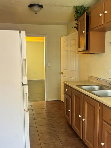 5415 Ennis St C, Houston, TX 77004