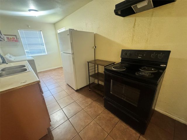 5415 Ennis St C, Houston, TX 77004