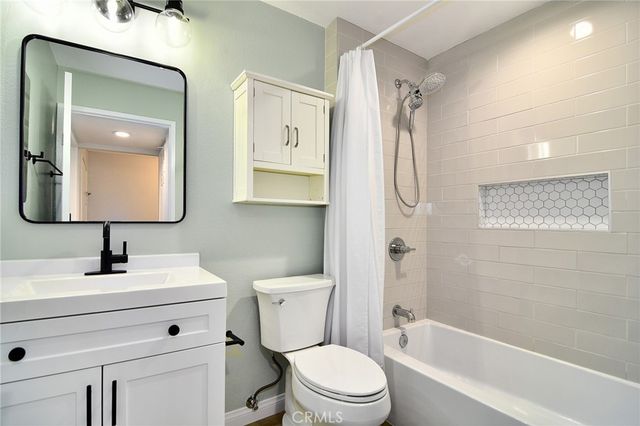 5515 Canoga Avenue 219, Woodland Hills, CA 91367