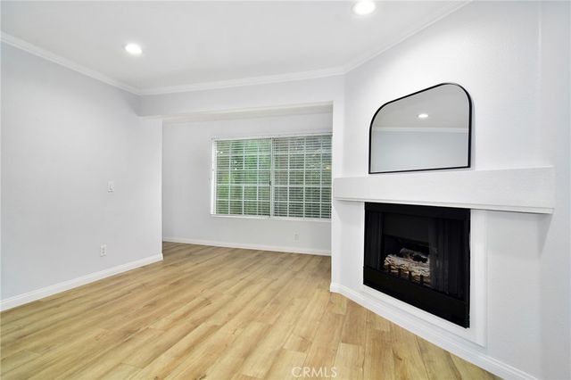 5515 Canoga Avenue 219, Woodland Hills, CA 91367