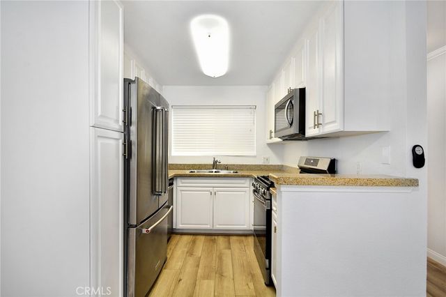 5515 Canoga Avenue 219, Woodland Hills, CA 91367