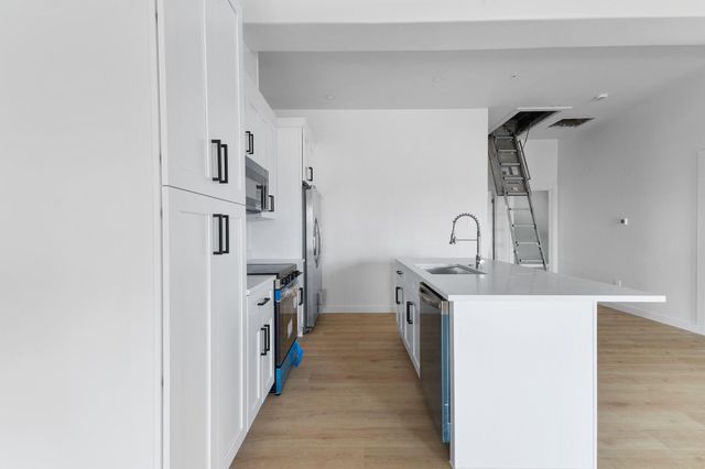 1325 35th Street 4, Galveston, TX 77551