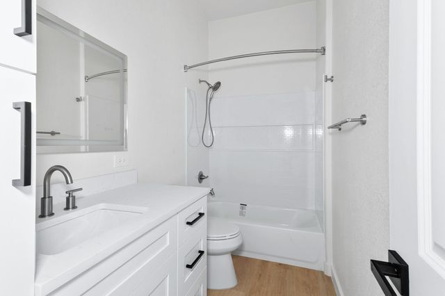 1325 35th Street 4, Galveston, TX 77551