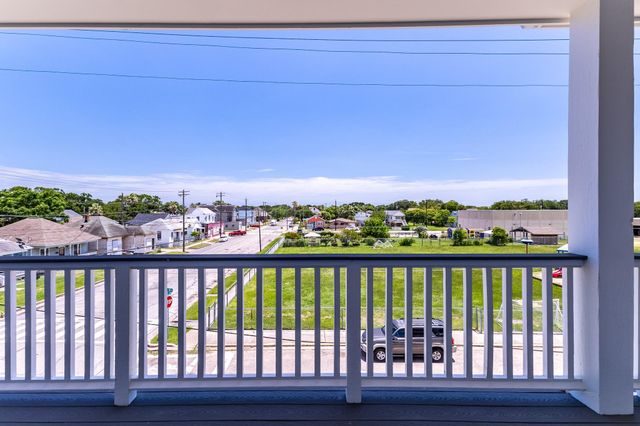1325 35th Street 4, Galveston, TX 77551