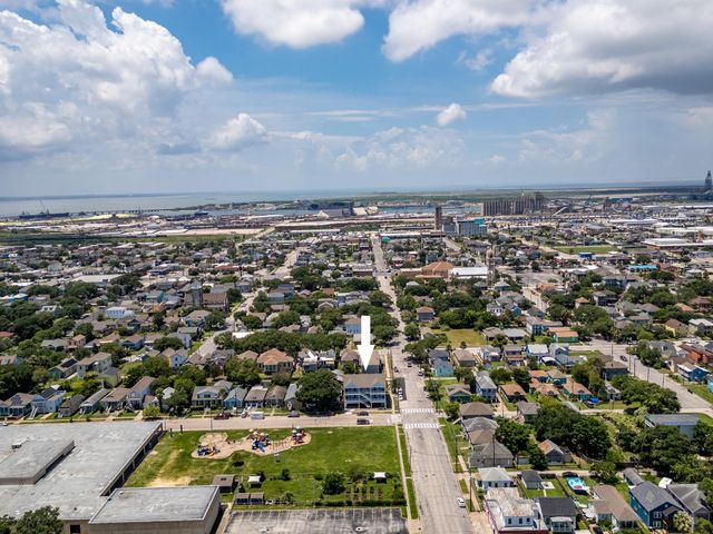 1325 35th Street 4, Galveston, TX 77551