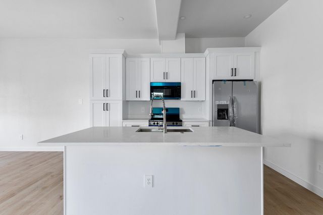 1325 35th Street 4, Galveston, TX 77551