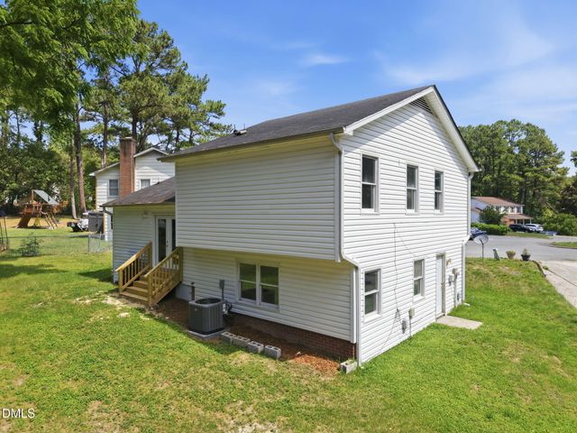 2729 W Talbot Court, Raleigh, NC 27610