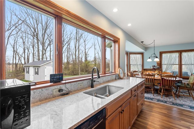 6568 Florence Ln, Livonia, NY 14487