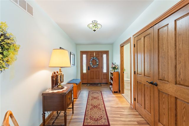 6568 Florence Ln, Livonia, NY 14487