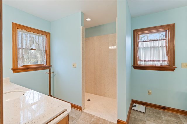 6568 Florence Ln, Livonia, NY 14487