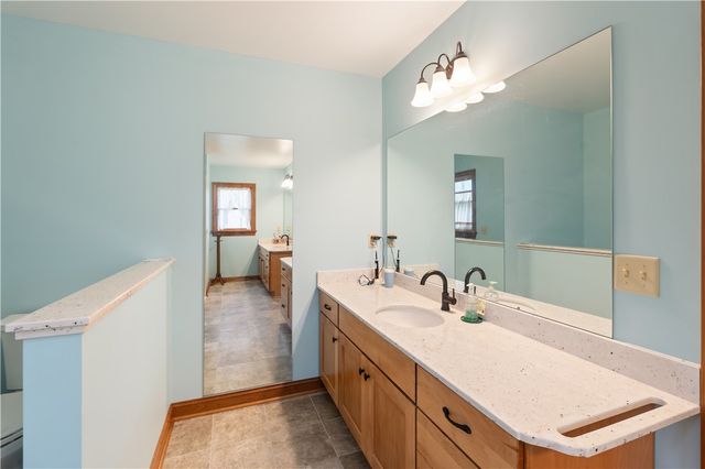6568 Florence Ln, Livonia, NY 14487