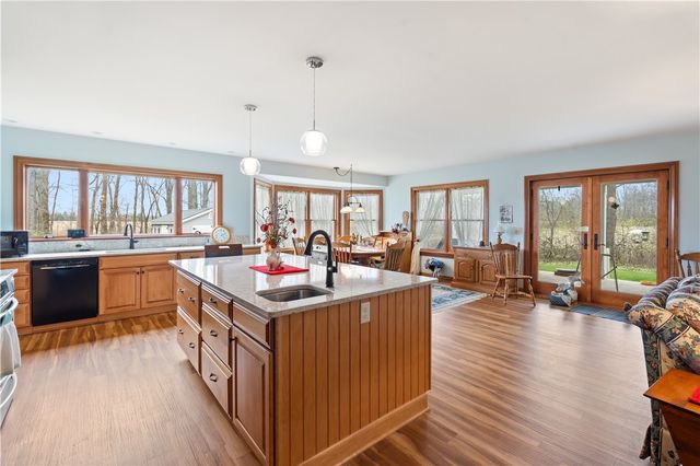 6568 Florence Ln, Livonia, NY 14487