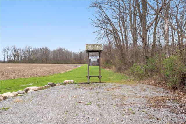 6568 Florence Ln, Livonia, NY 14487