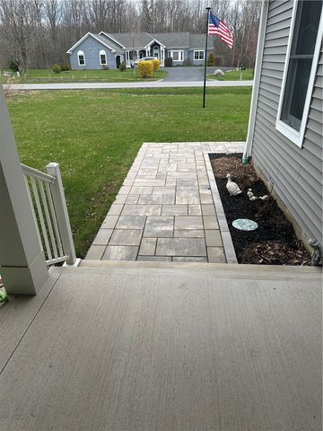 6568 Florence Ln, Livonia, NY 14487