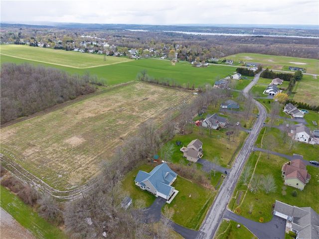 6568 Florence Ln, Livonia, NY 14487