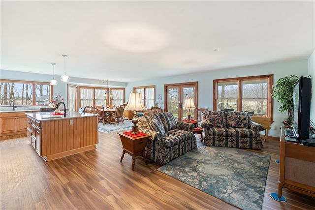 6568 Florence Ln, Livonia, NY 14487
