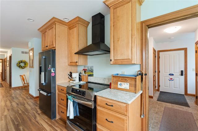 6568 Florence Ln, Livonia, NY 14487