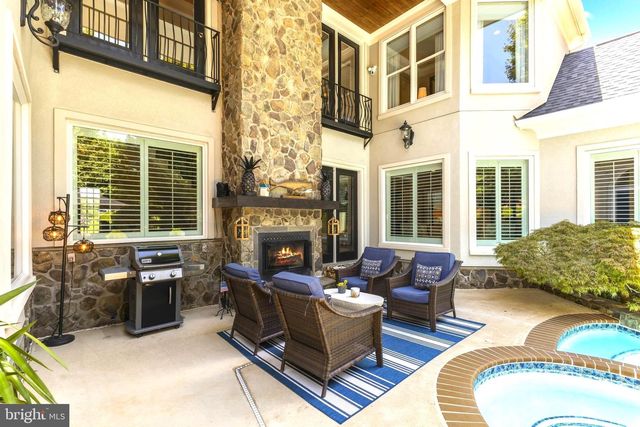 8351 ROXBOROUGH LOOP, Gainesville, VA 20155