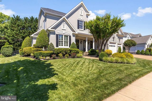 8351 ROXBOROUGH LOOP, Gainesville, VA 20155